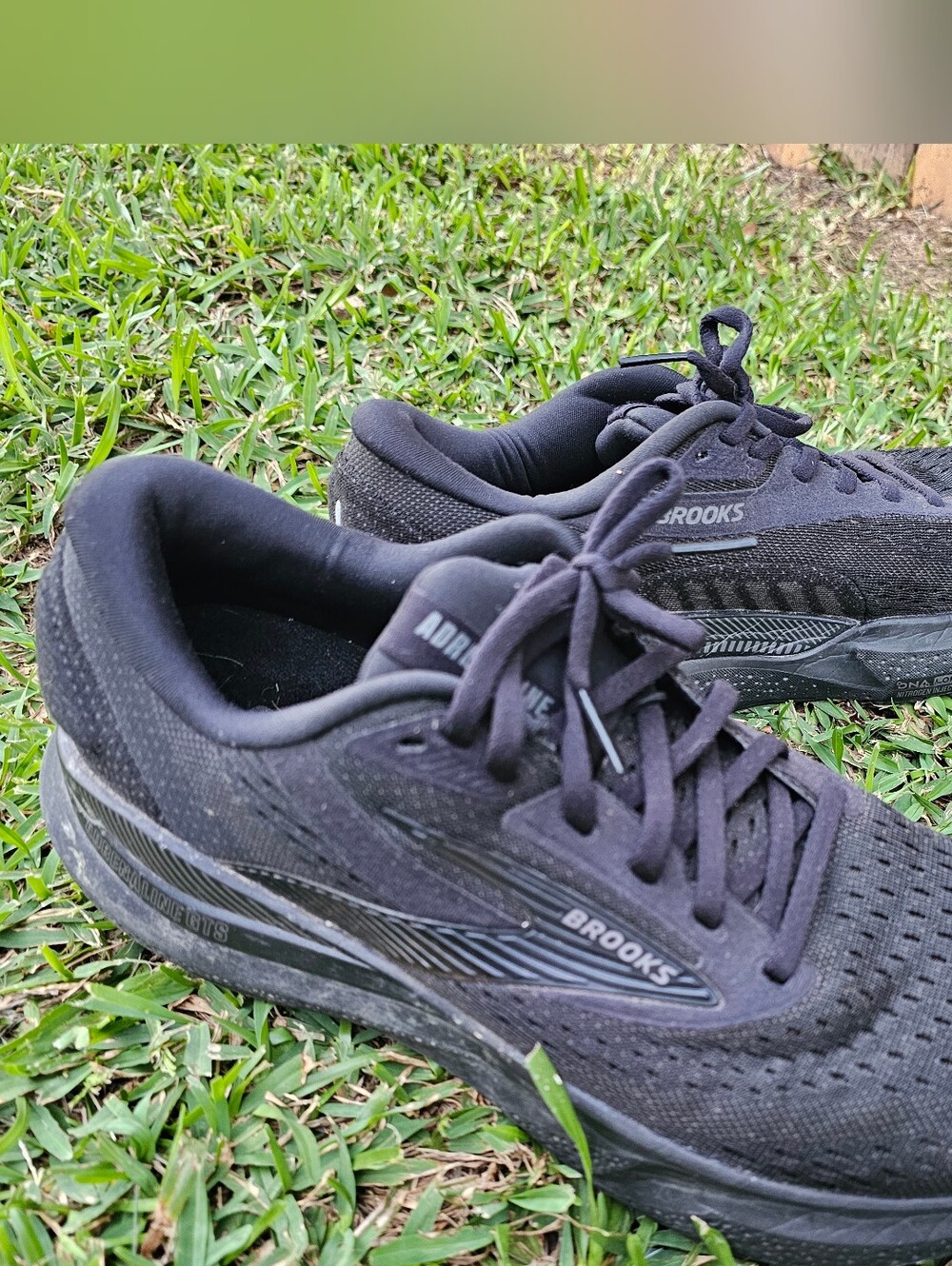 Brooks Women's Adrenaline GTS 24 Lace Up Athletic Shoes Black Size: 9.5